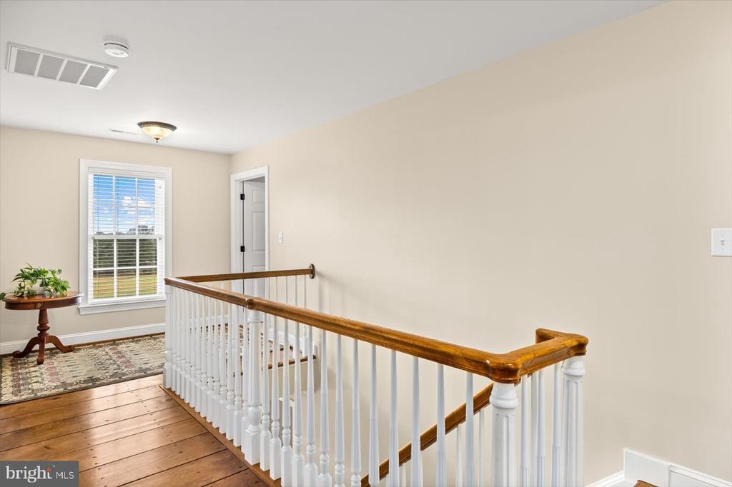 77 Windy Ridge Ln