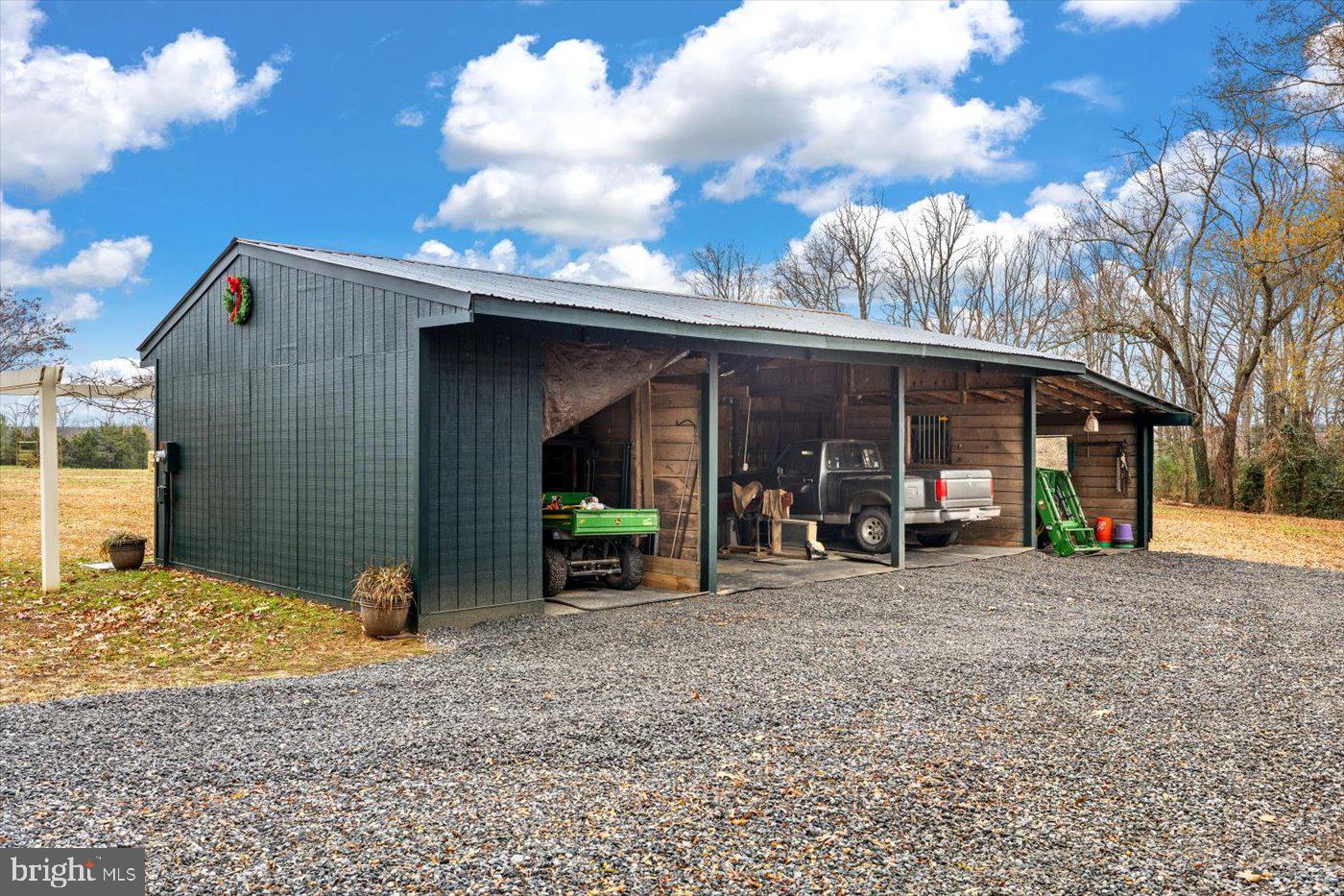 77 Windy Ridge Ln