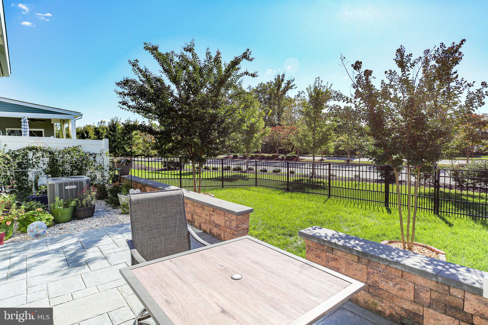 118 Long Point Dr