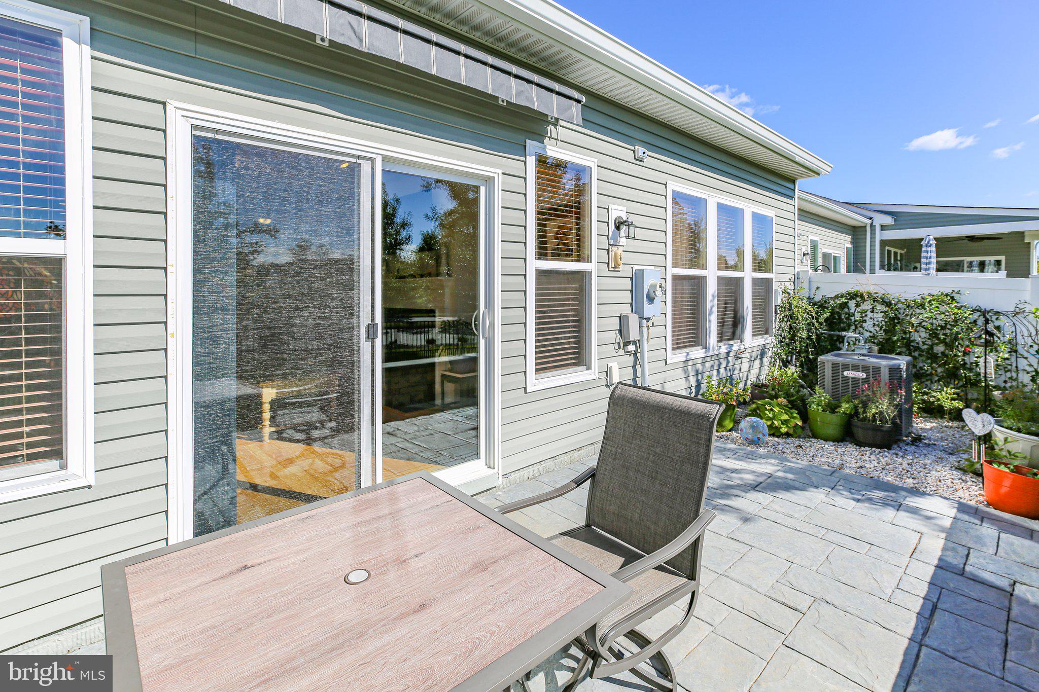 118 Long Point Dr