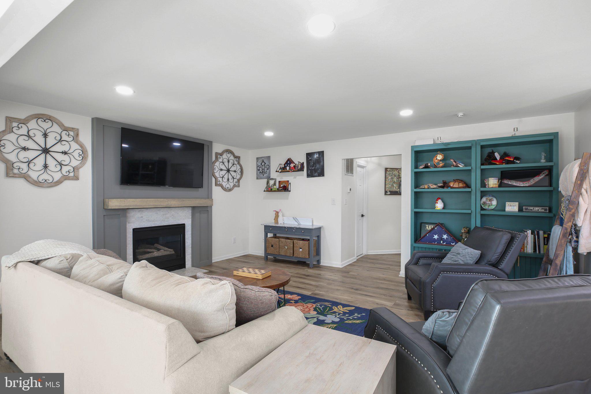 16 Ridge Pointe Ln