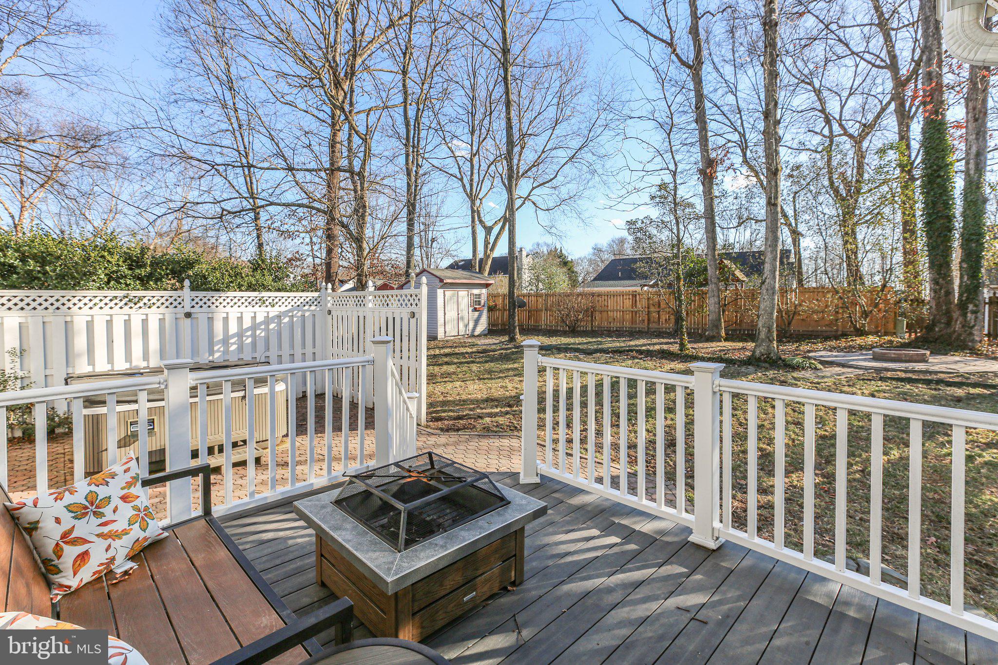 16 Ridge Pointe Ln