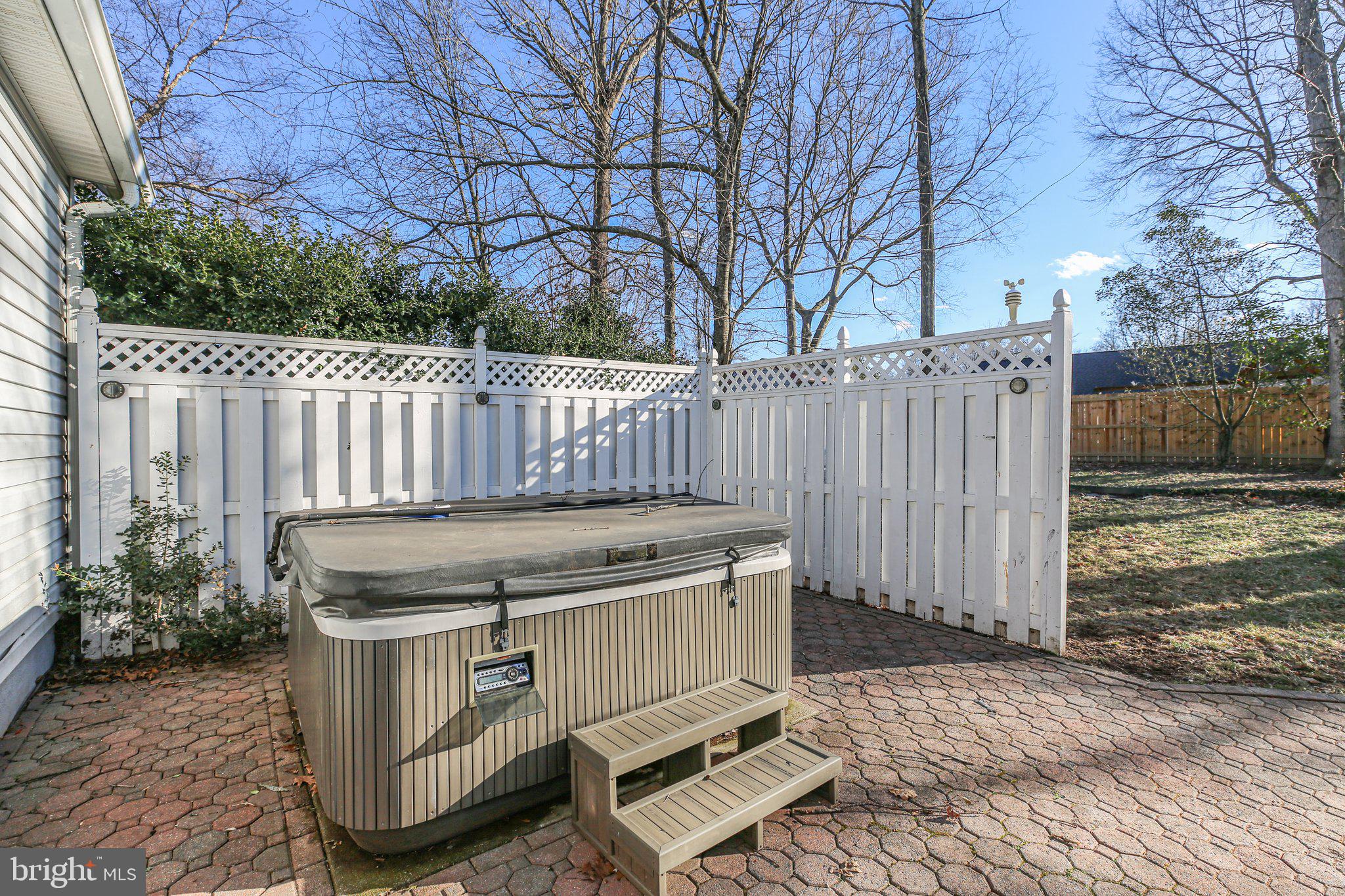 16 Ridge Pointe Ln