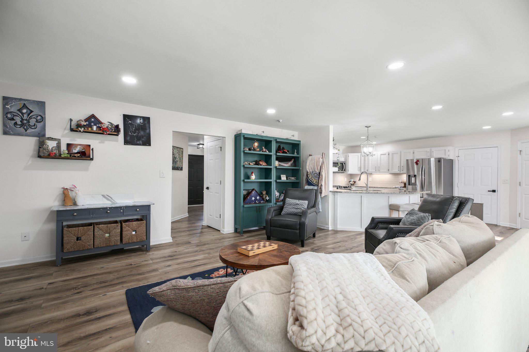 16 Ridge Pointe Ln