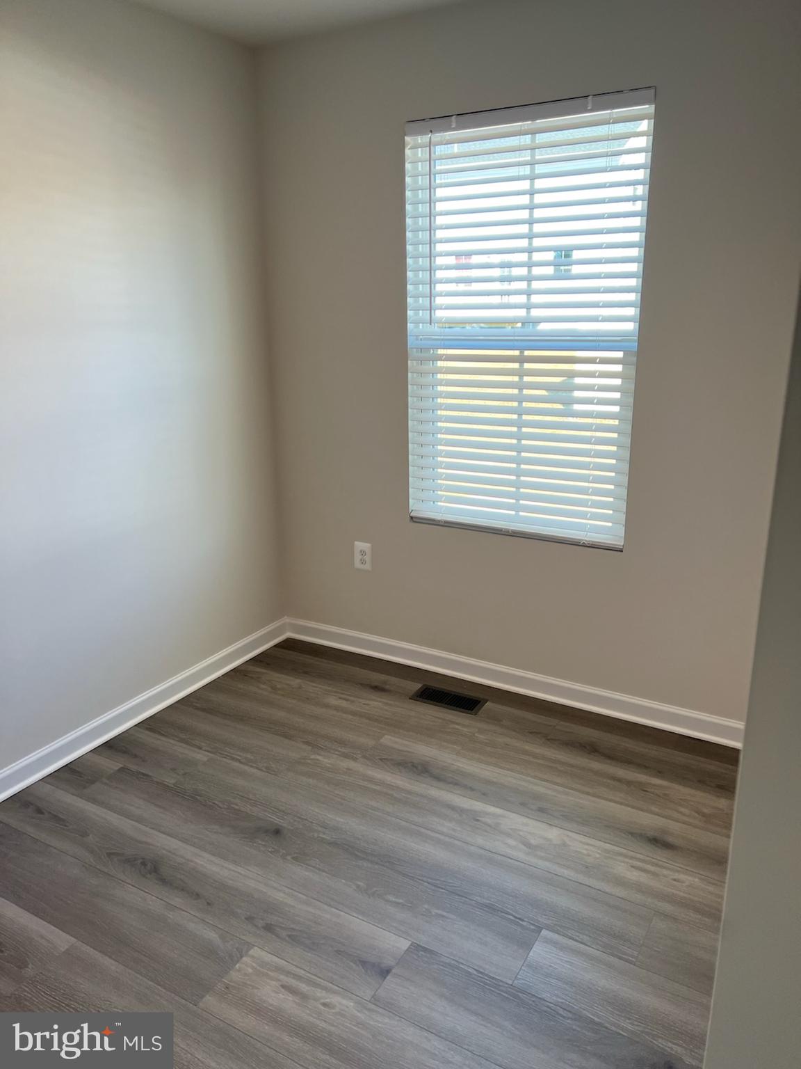 1813 CREEK BOTTOM PL