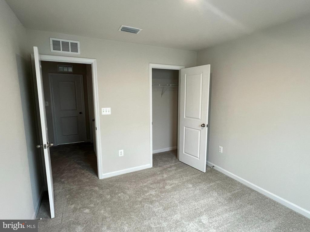 1813 CREEK BOTTOM PL