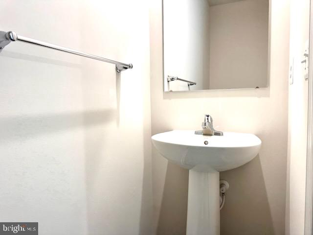 1813 CREEK BOTTOM PL