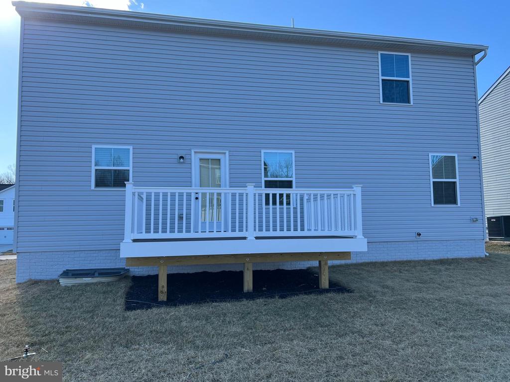 1813 CREEK BOTTOM PL