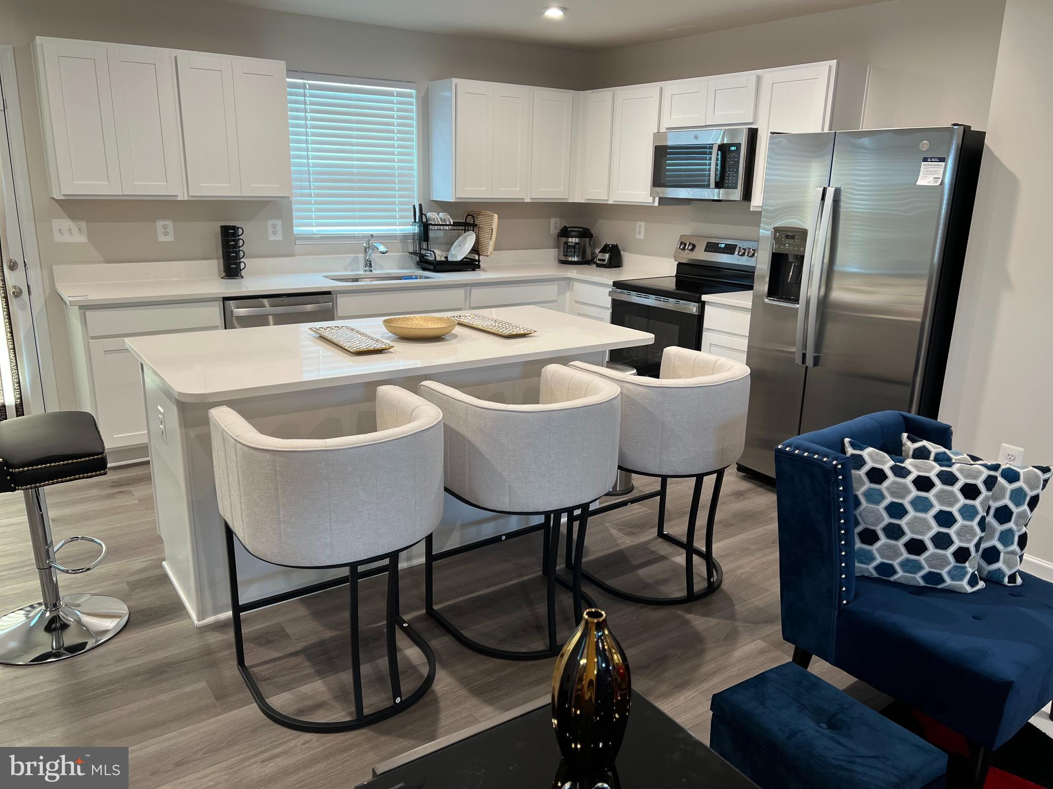1813 CREEK BOTTOM PL