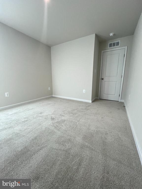 1813 CREEK BOTTOM PL