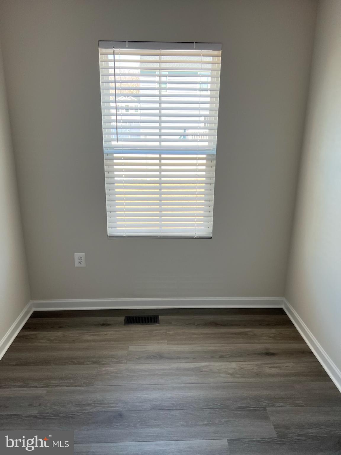 1813 CREEK BOTTOM PL