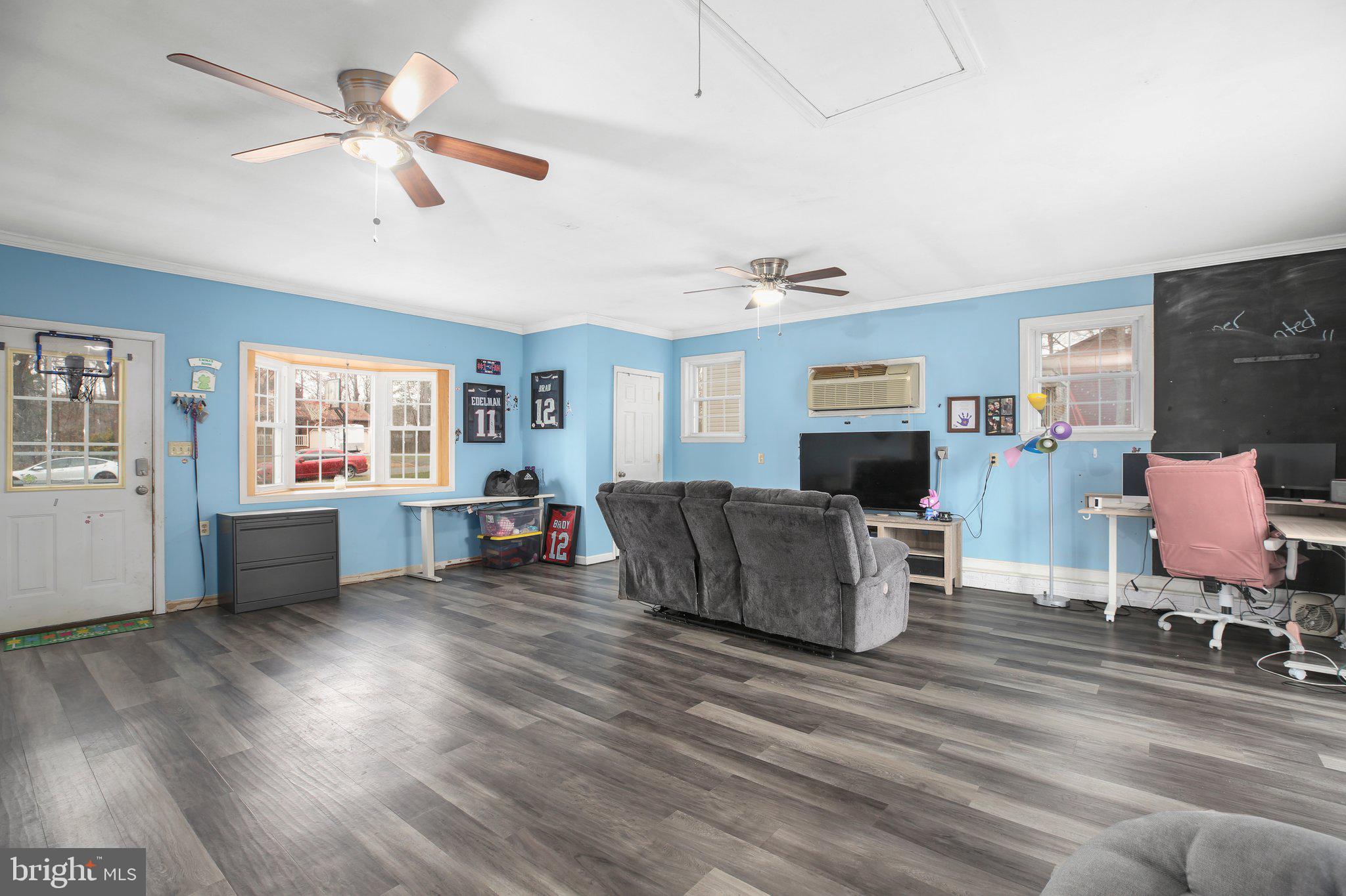 61 Cornwallis Dr