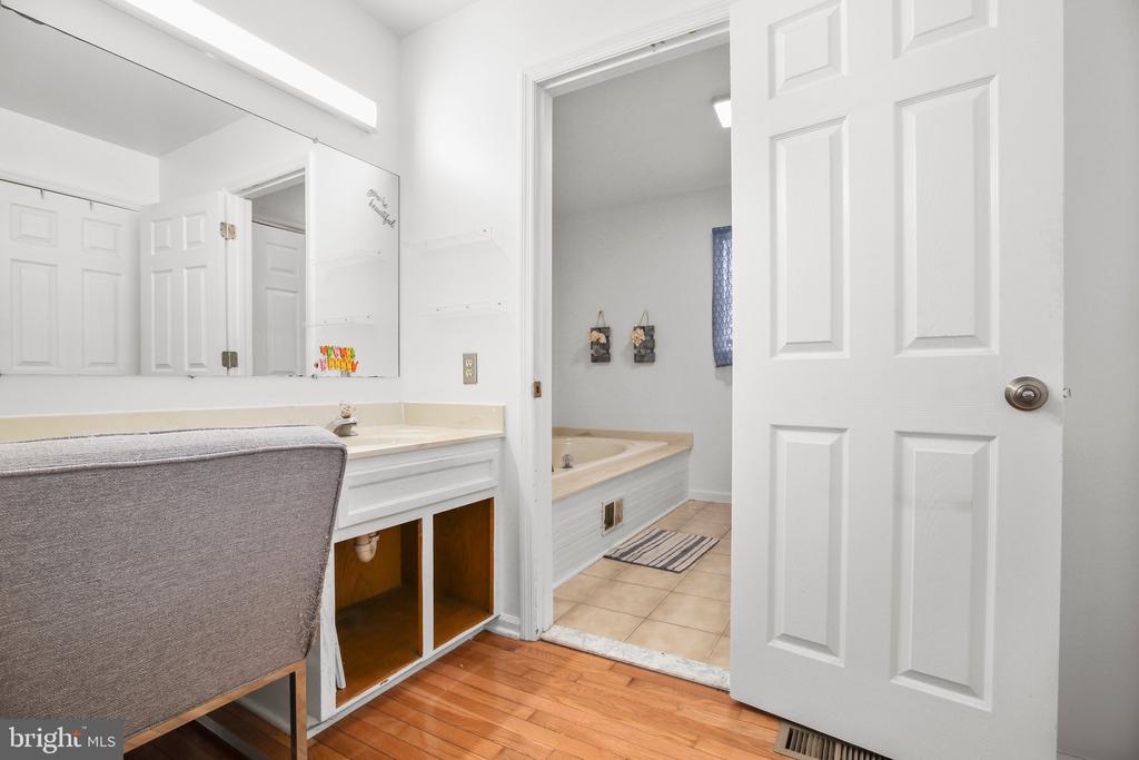 61 Cornwallis Dr