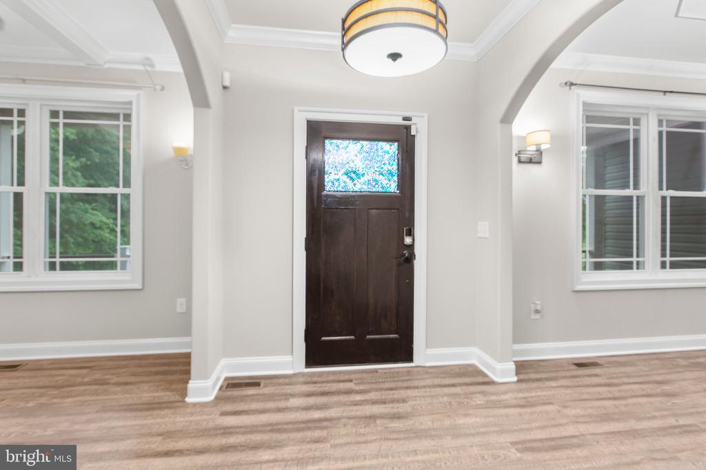 838 Hartwood Rd