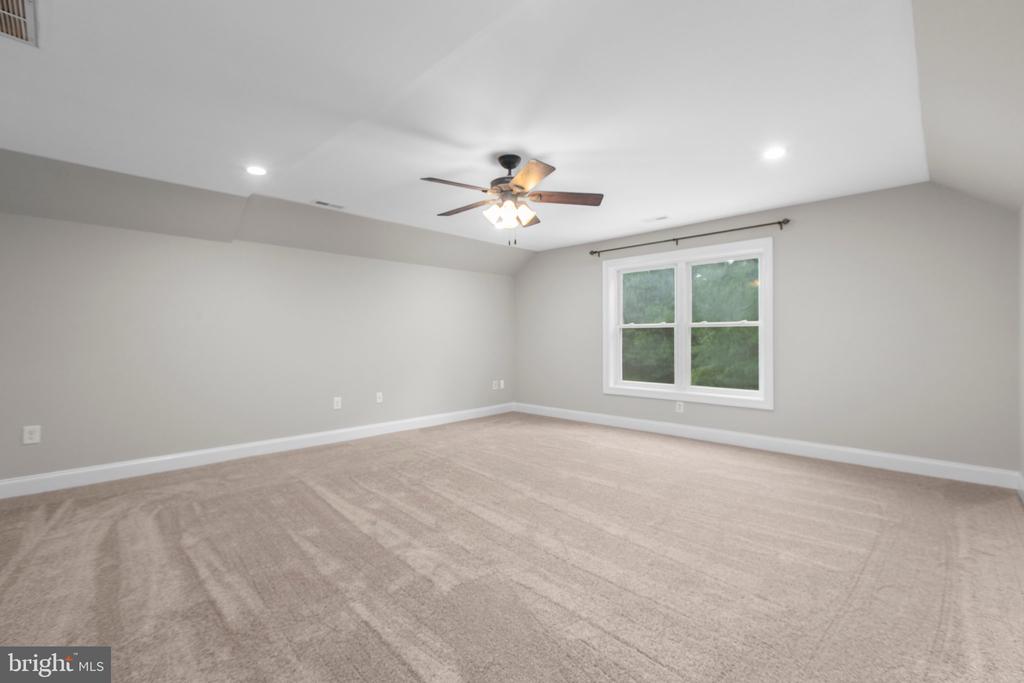 838 Hartwood Rd
