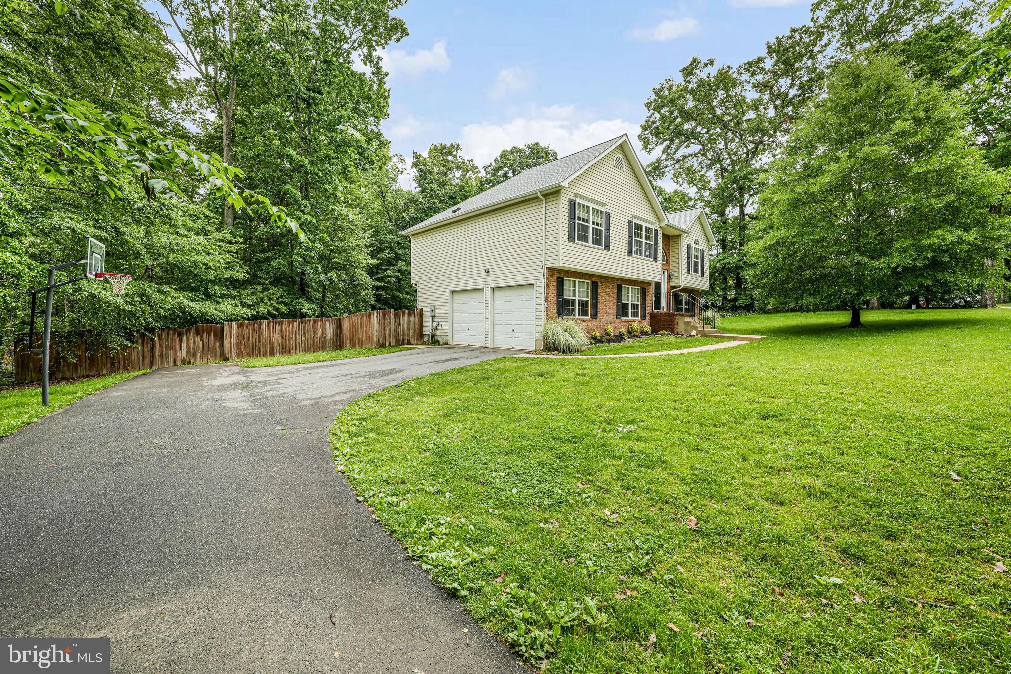 20 BREEZY HILL DRIVE