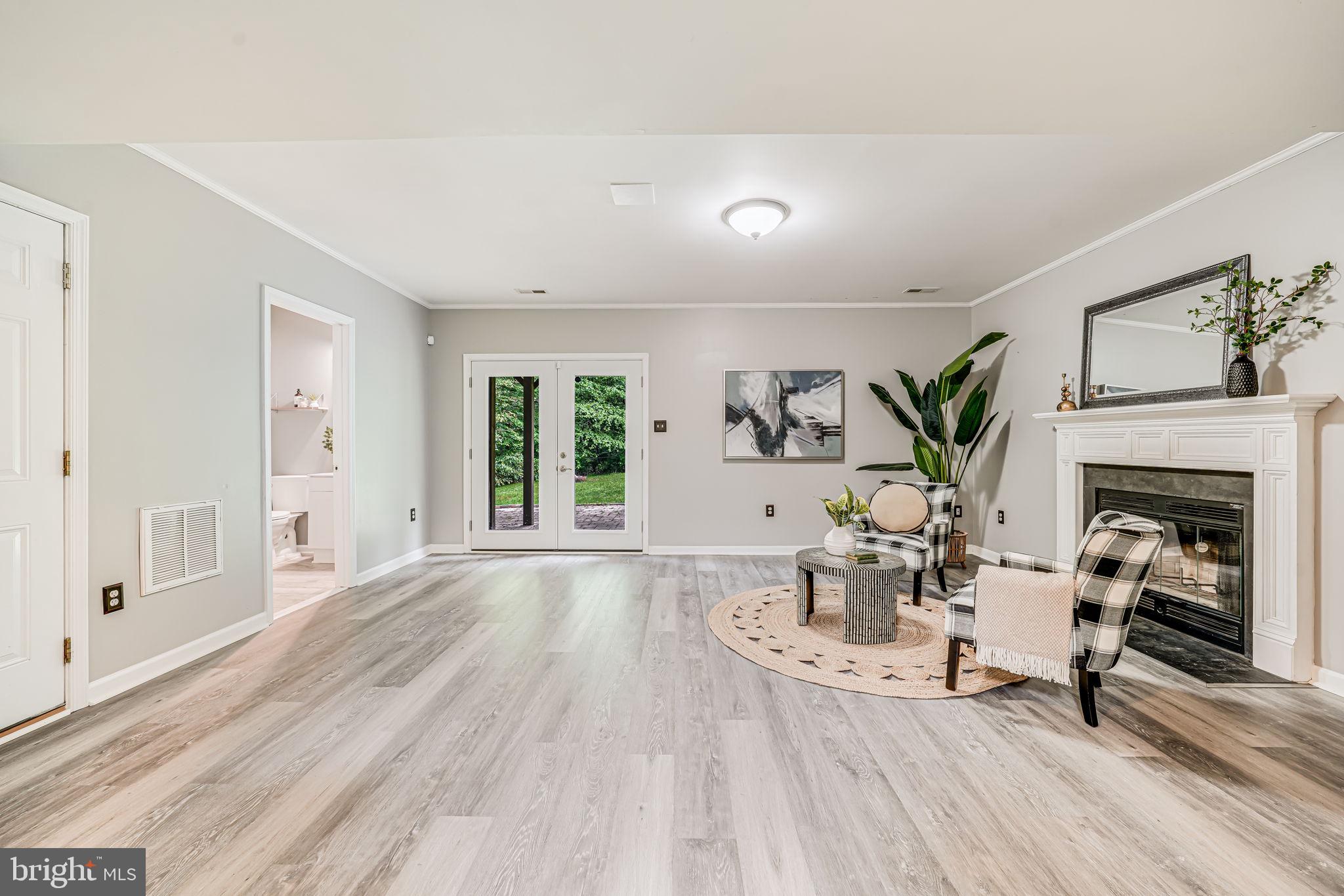 20 BREEZY HILL DRIVE