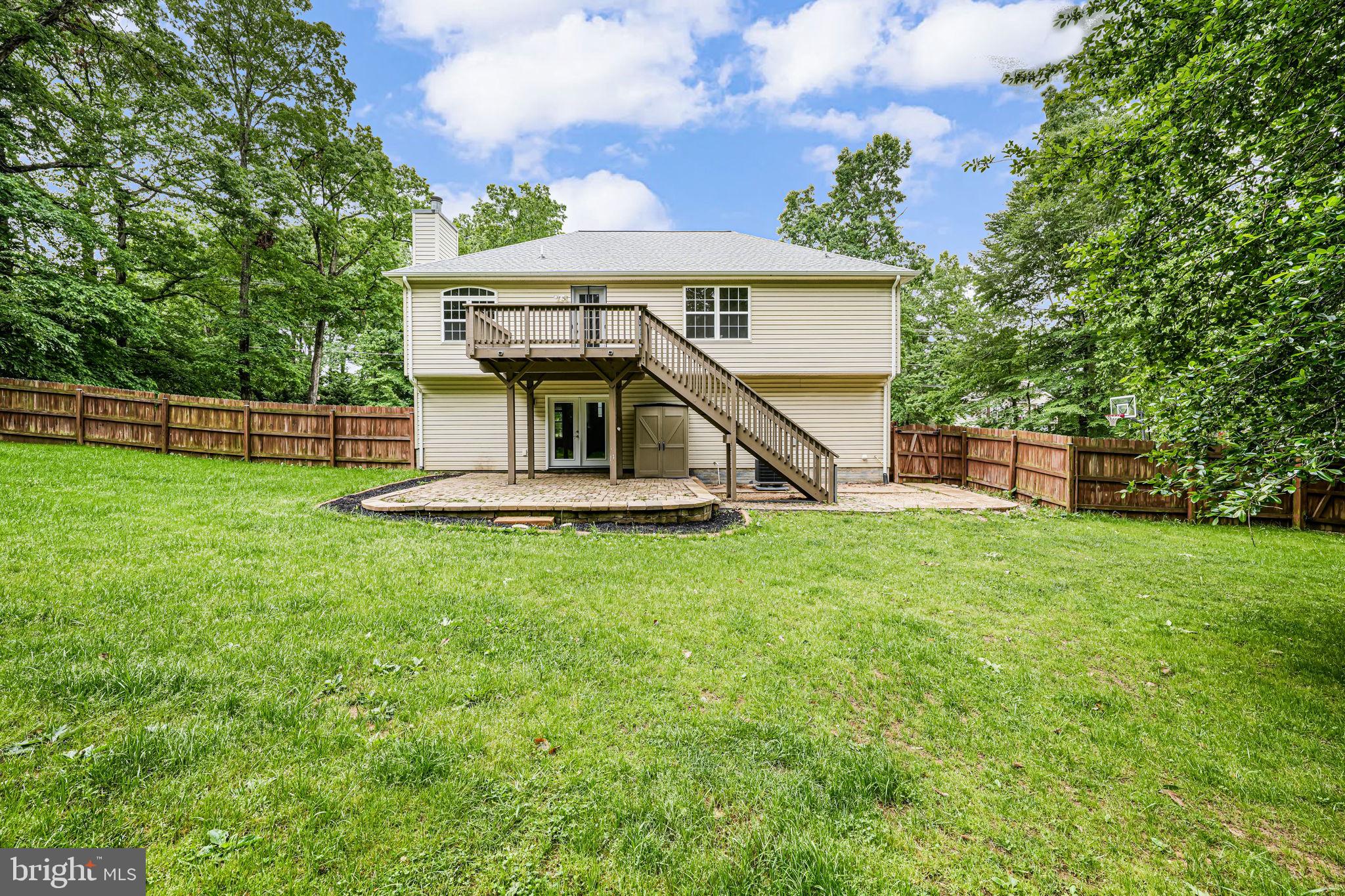 20 BREEZY HILL DRIVE