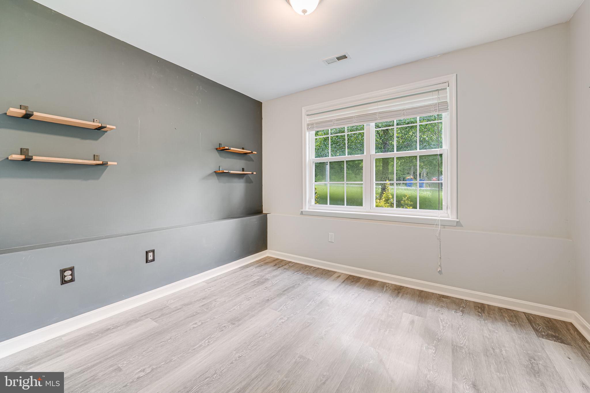 20 BREEZY HILL DRIVE