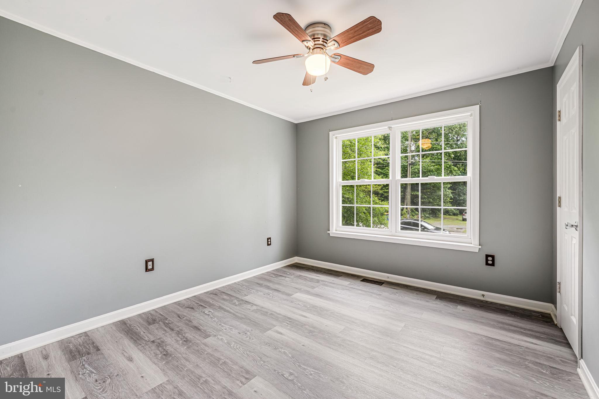 20 BREEZY HILL DRIVE