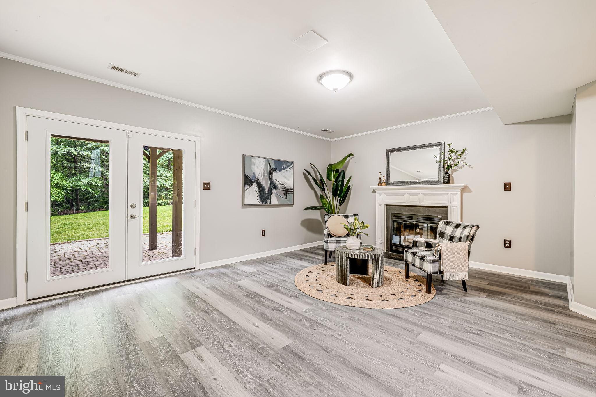 20 BREEZY HILL DRIVE