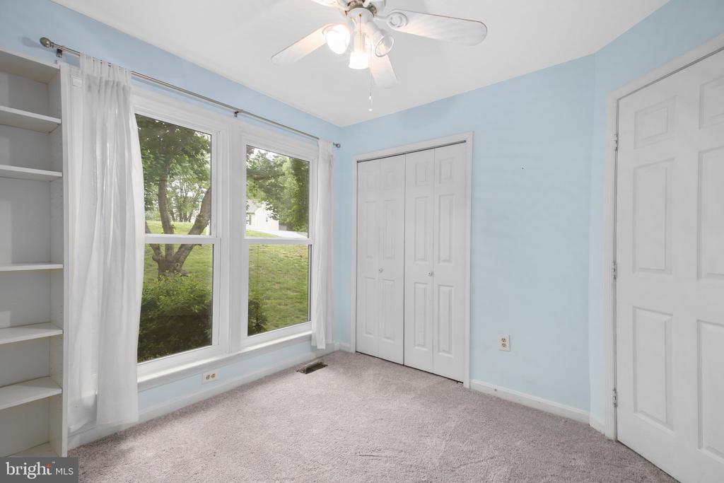 32 Cherry Laurel Dr