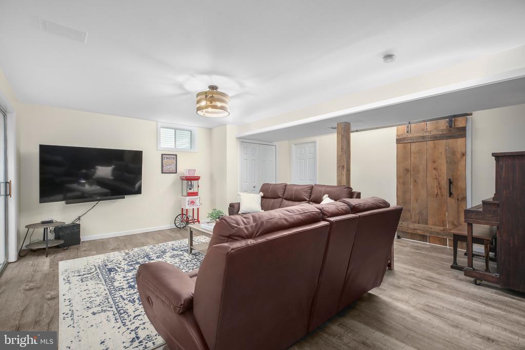 32 Cherry Laurel Dr