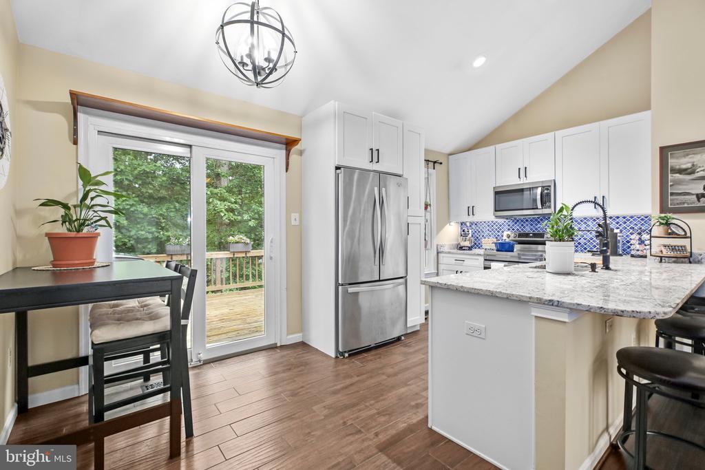 32 Cherry Laurel Dr
