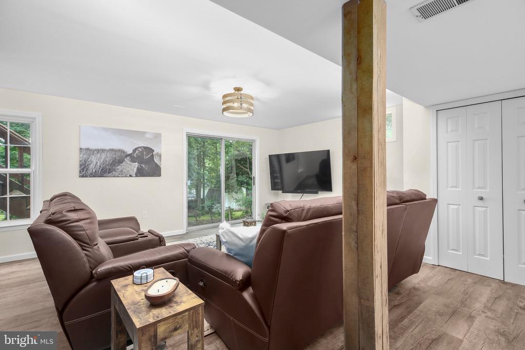 32 Cherry Laurel Dr