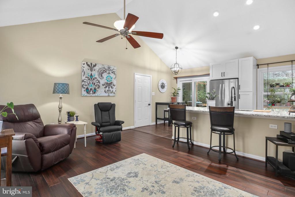 32 Cherry Laurel Dr