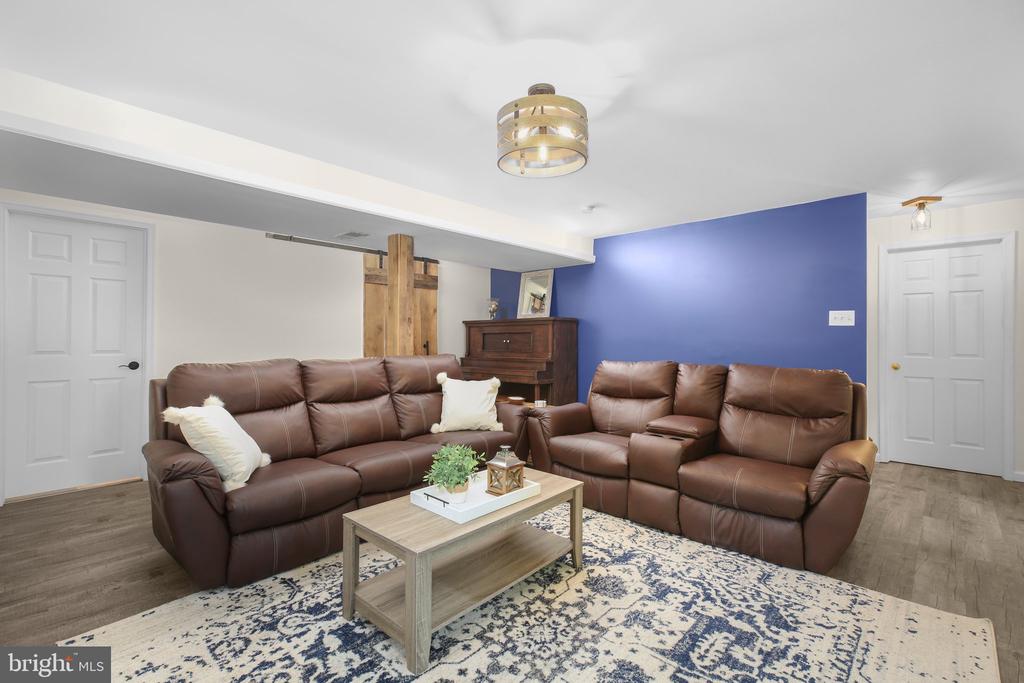 32 Cherry Laurel Dr