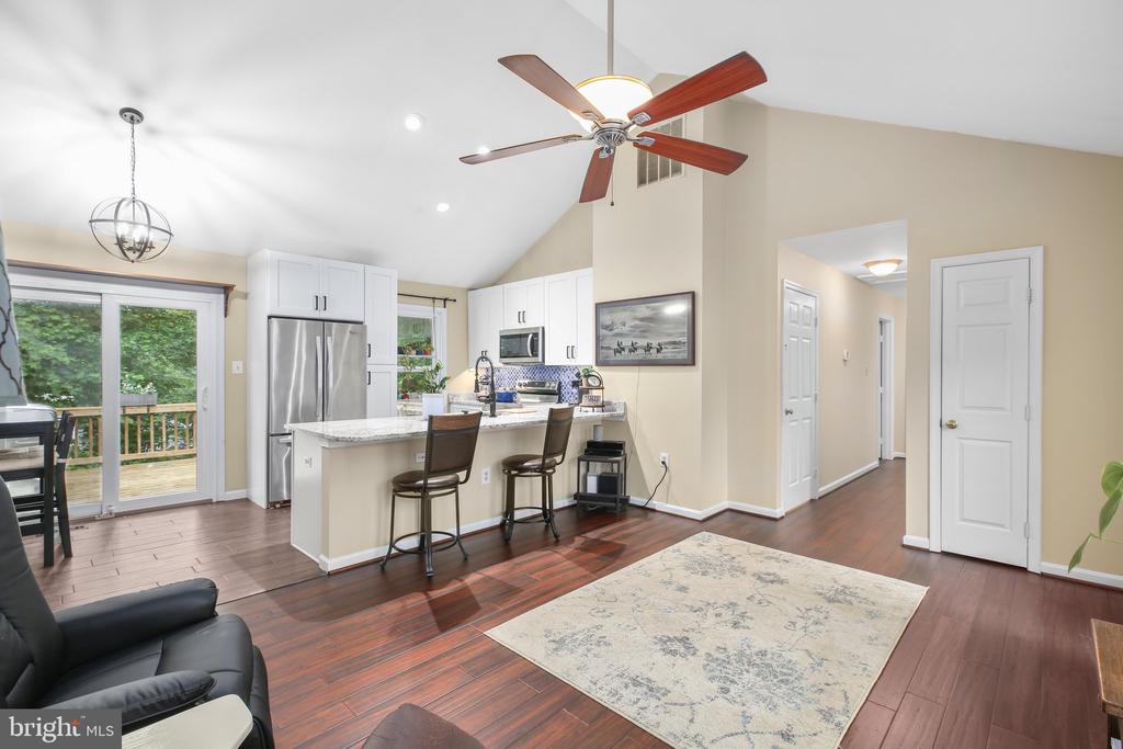 32 Cherry Laurel Dr