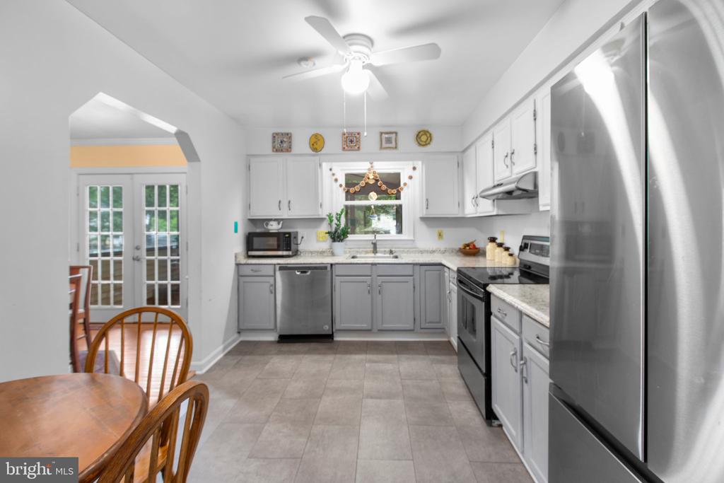 64 Briarwood Dr