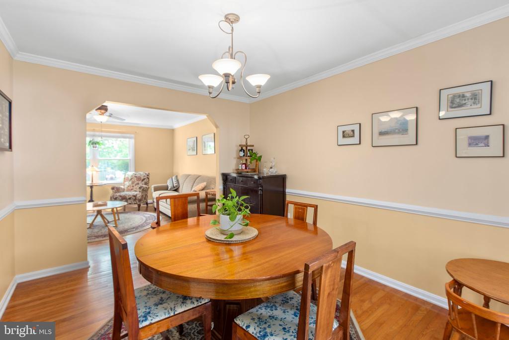 64 Briarwood Dr