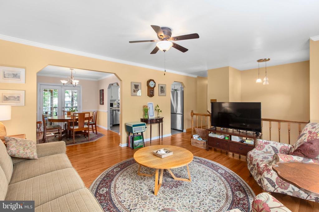 64 Briarwood Dr