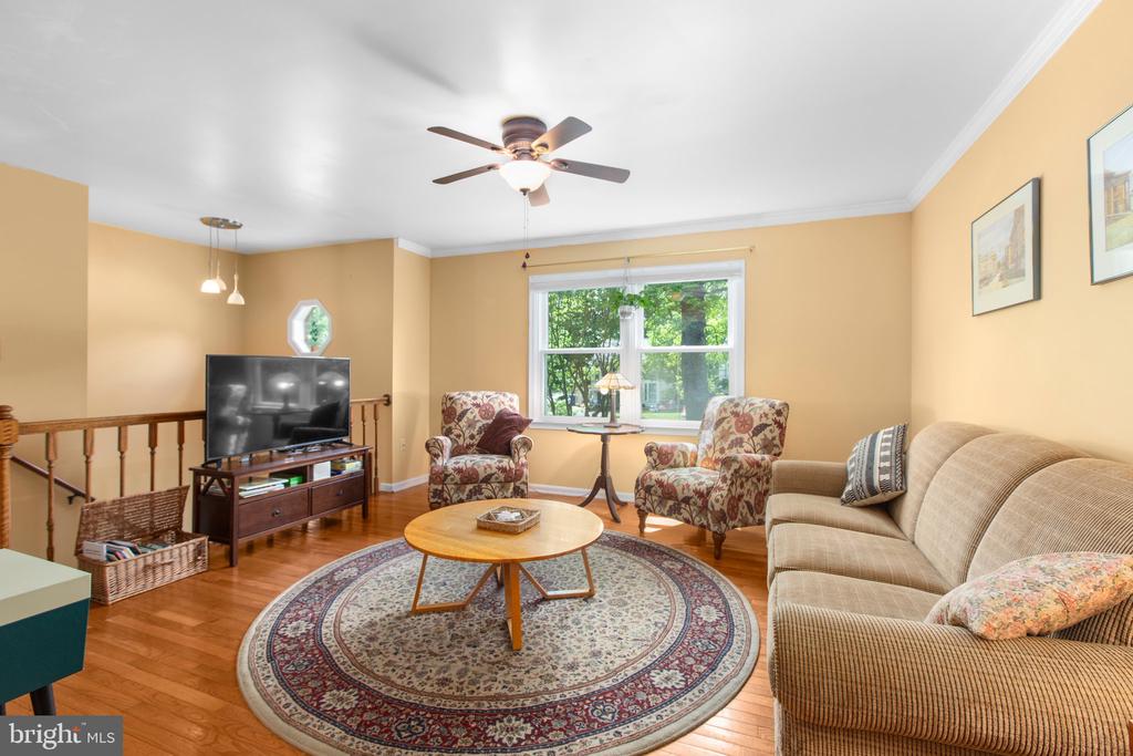 64 Briarwood Dr