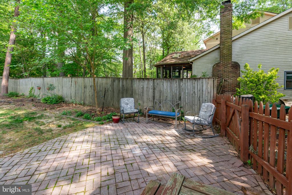64 Briarwood Dr