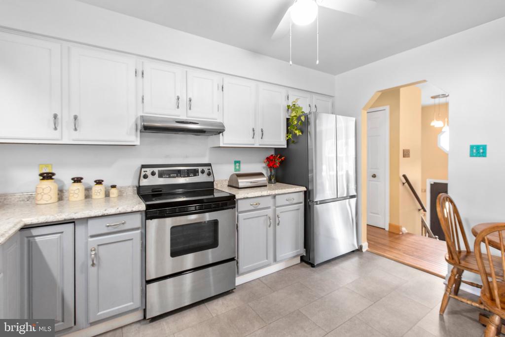 64 Briarwood Dr