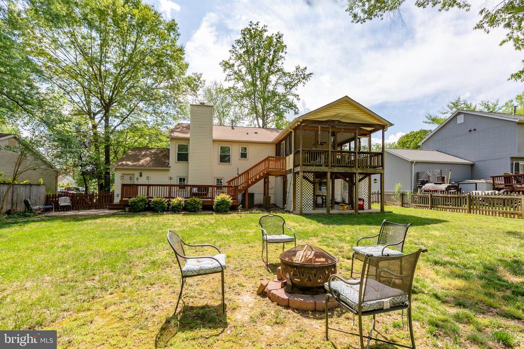 64 Briarwood Dr