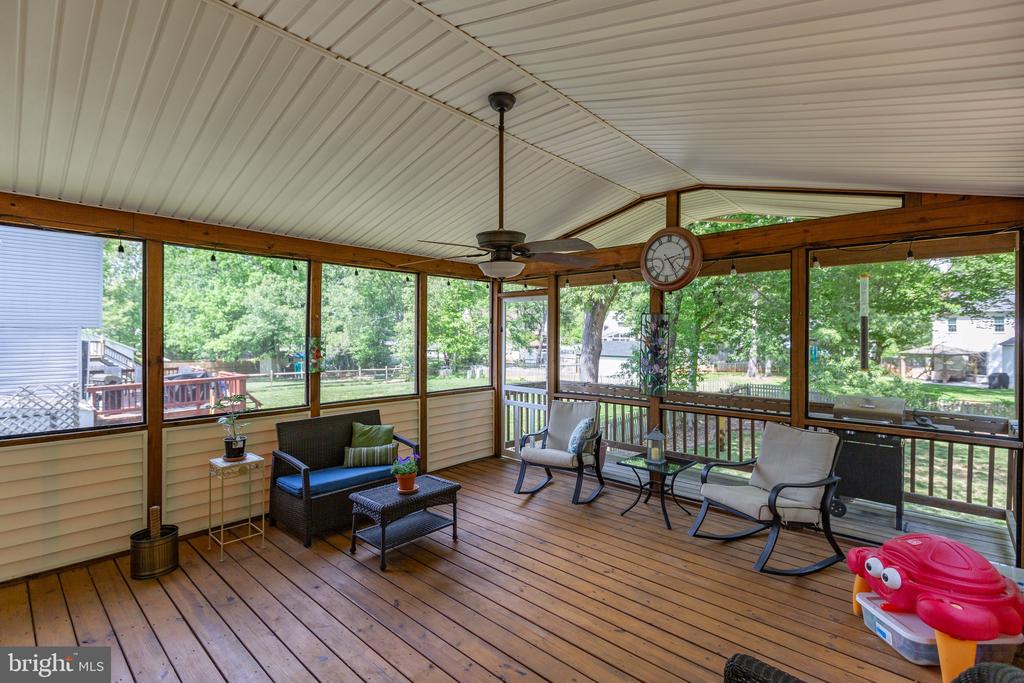 64 Briarwood Dr