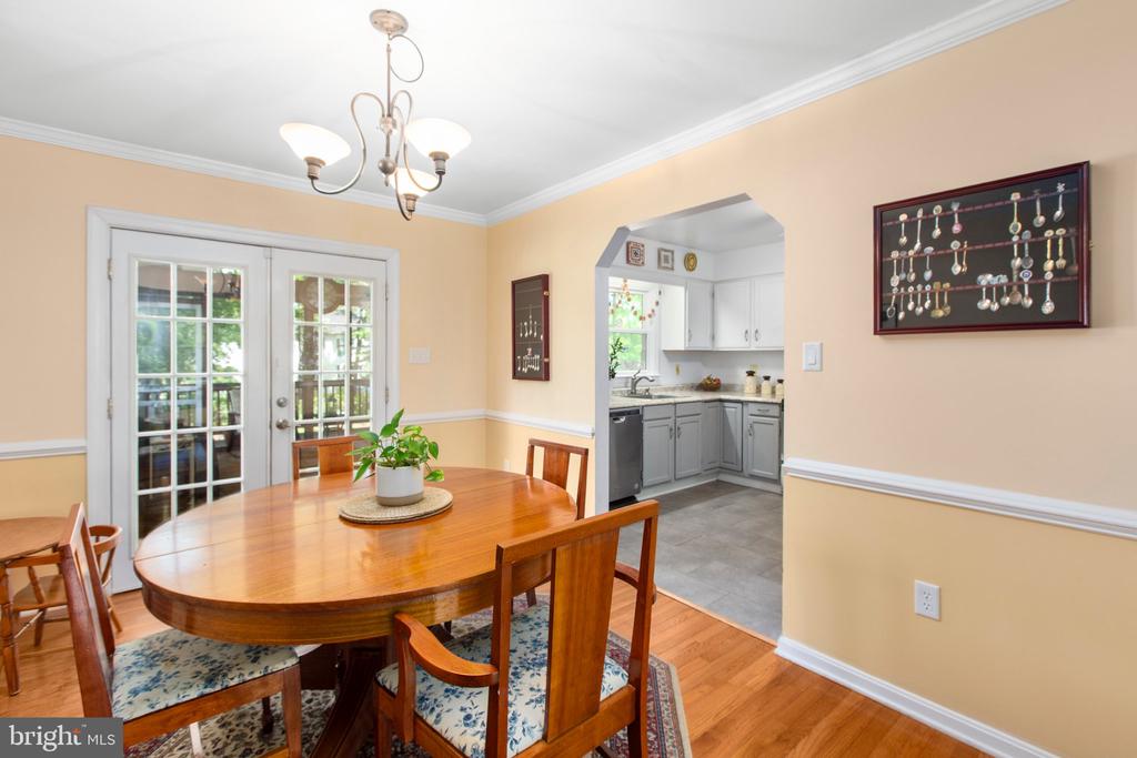 64 Briarwood Dr