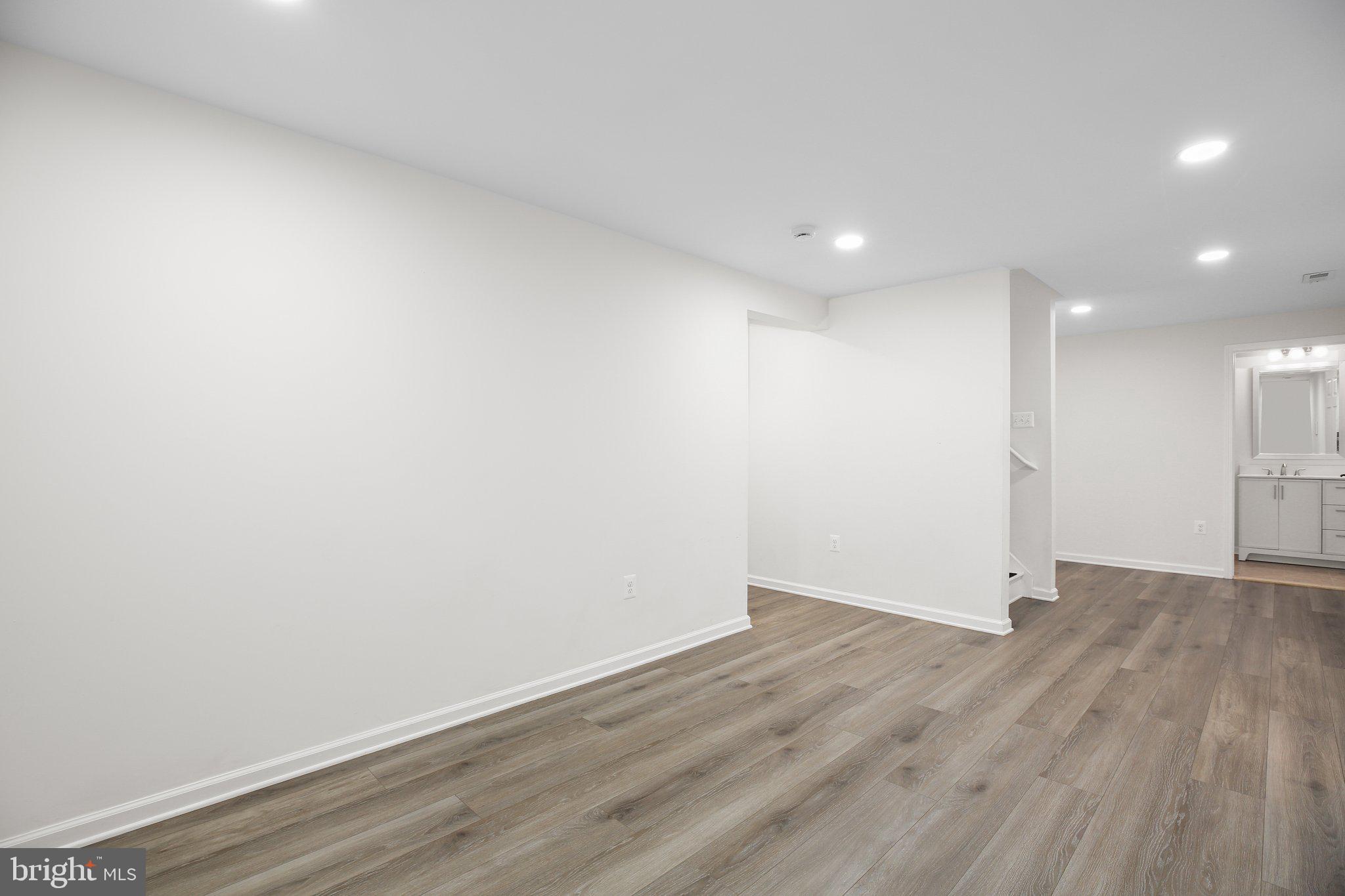 66 Marsh Rd