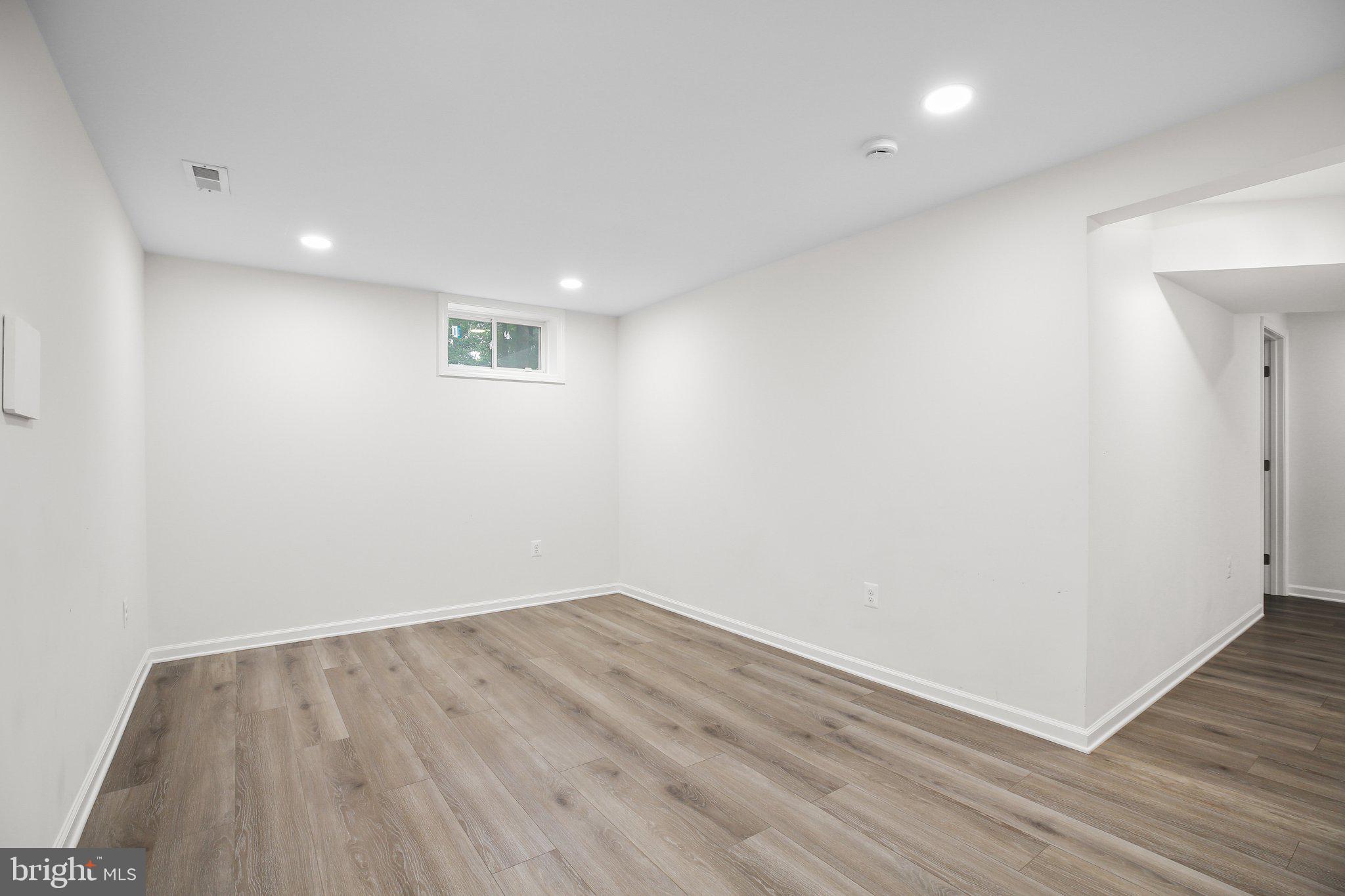 66 Marsh Rd