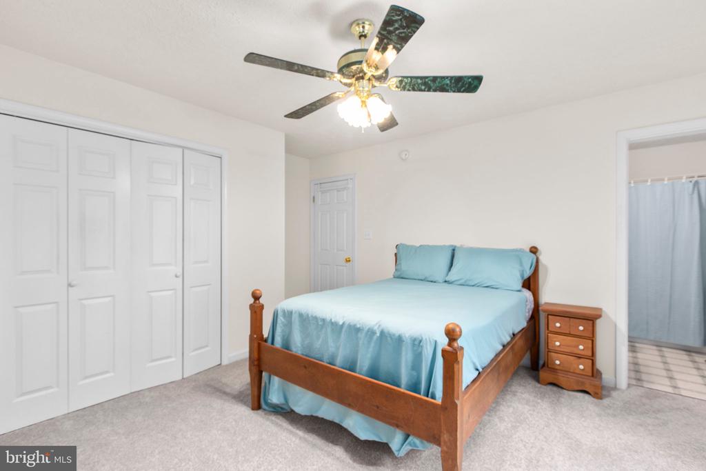 55 Queen Marys Ln