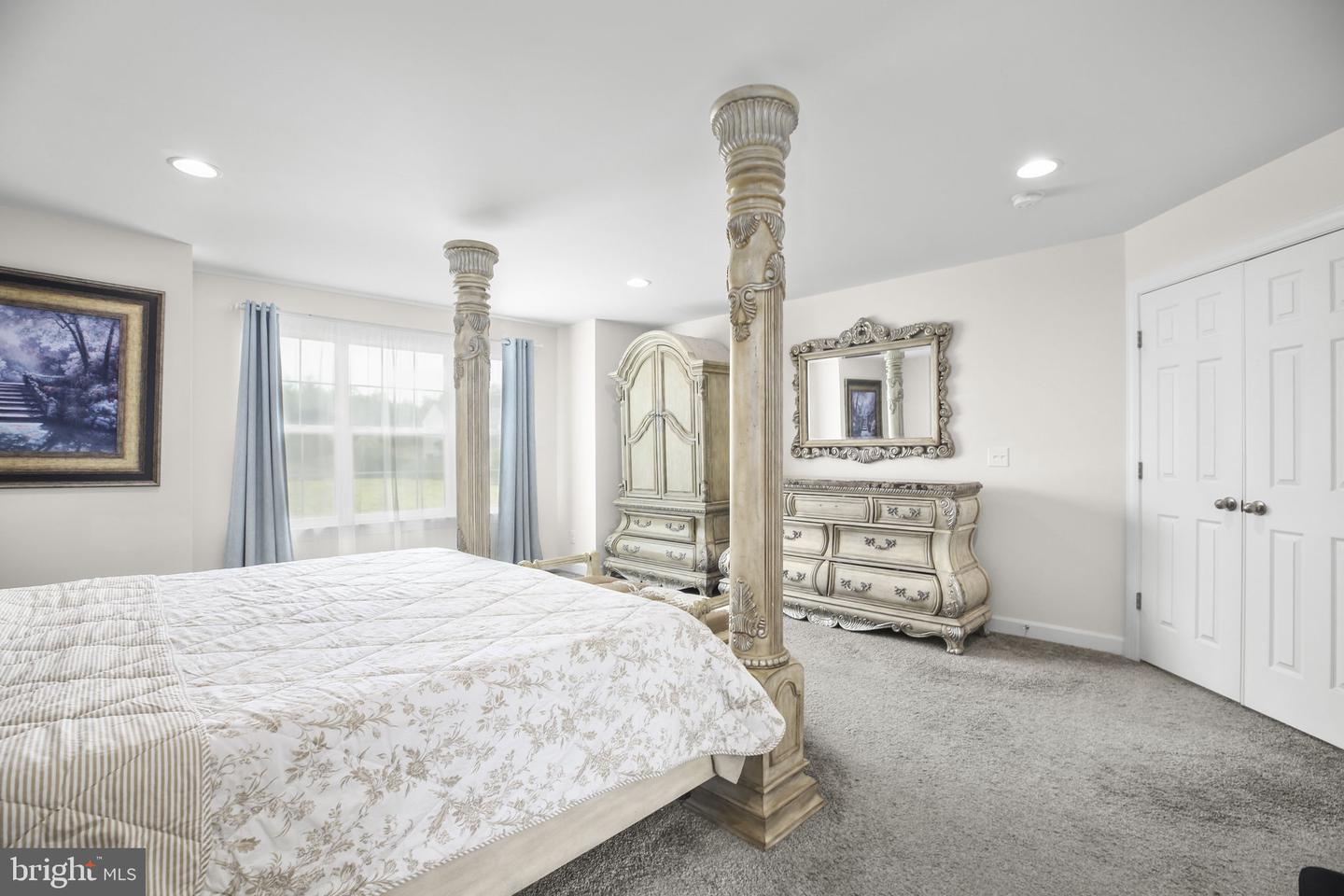225 Perth Dr
