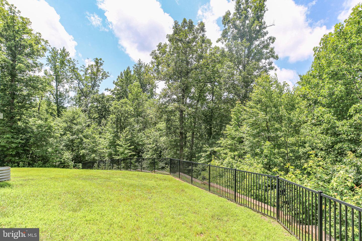 225 Perth Dr