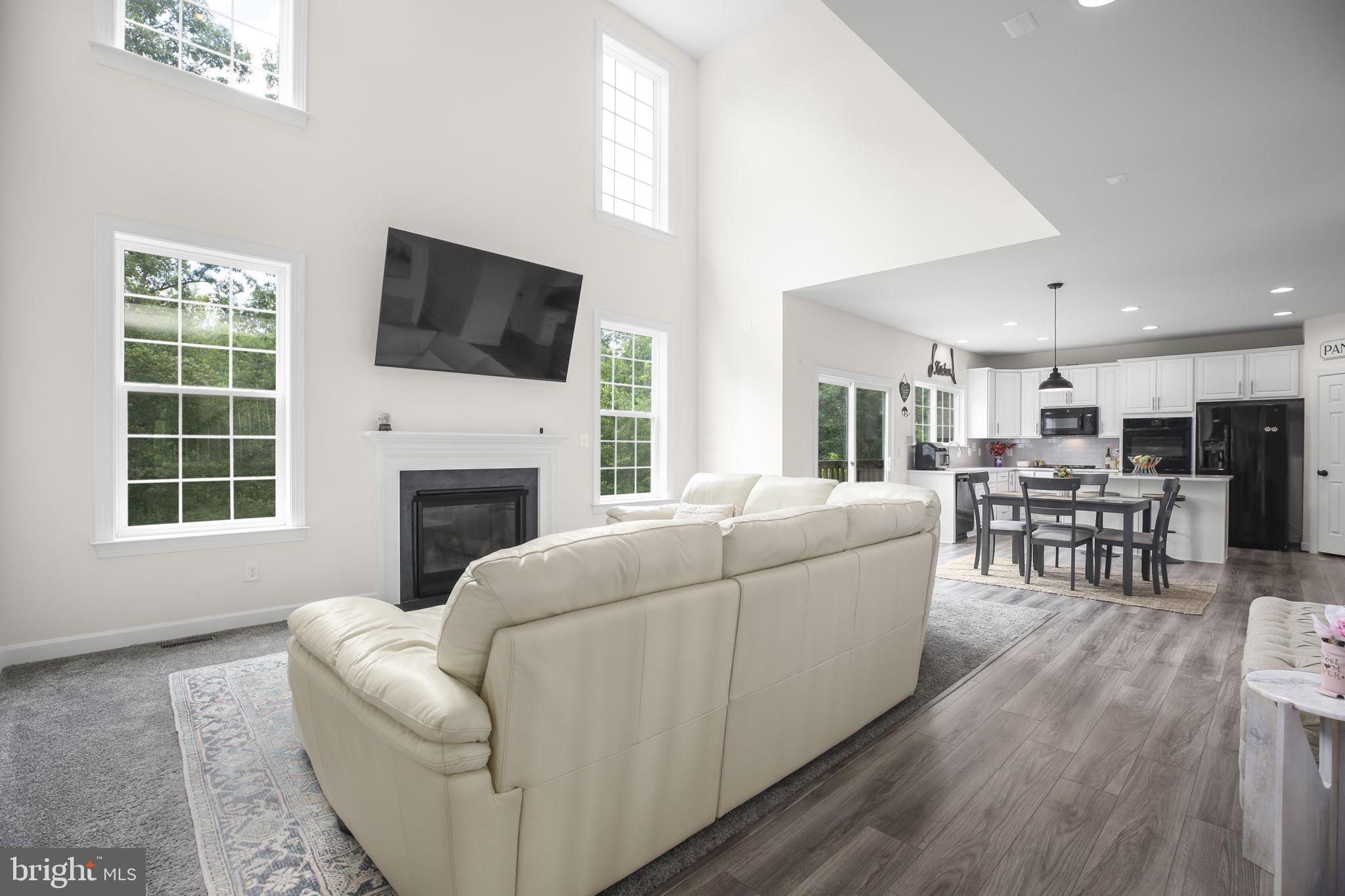 225 Perth Dr