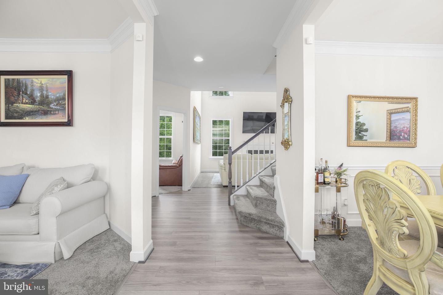 225 Perth Dr