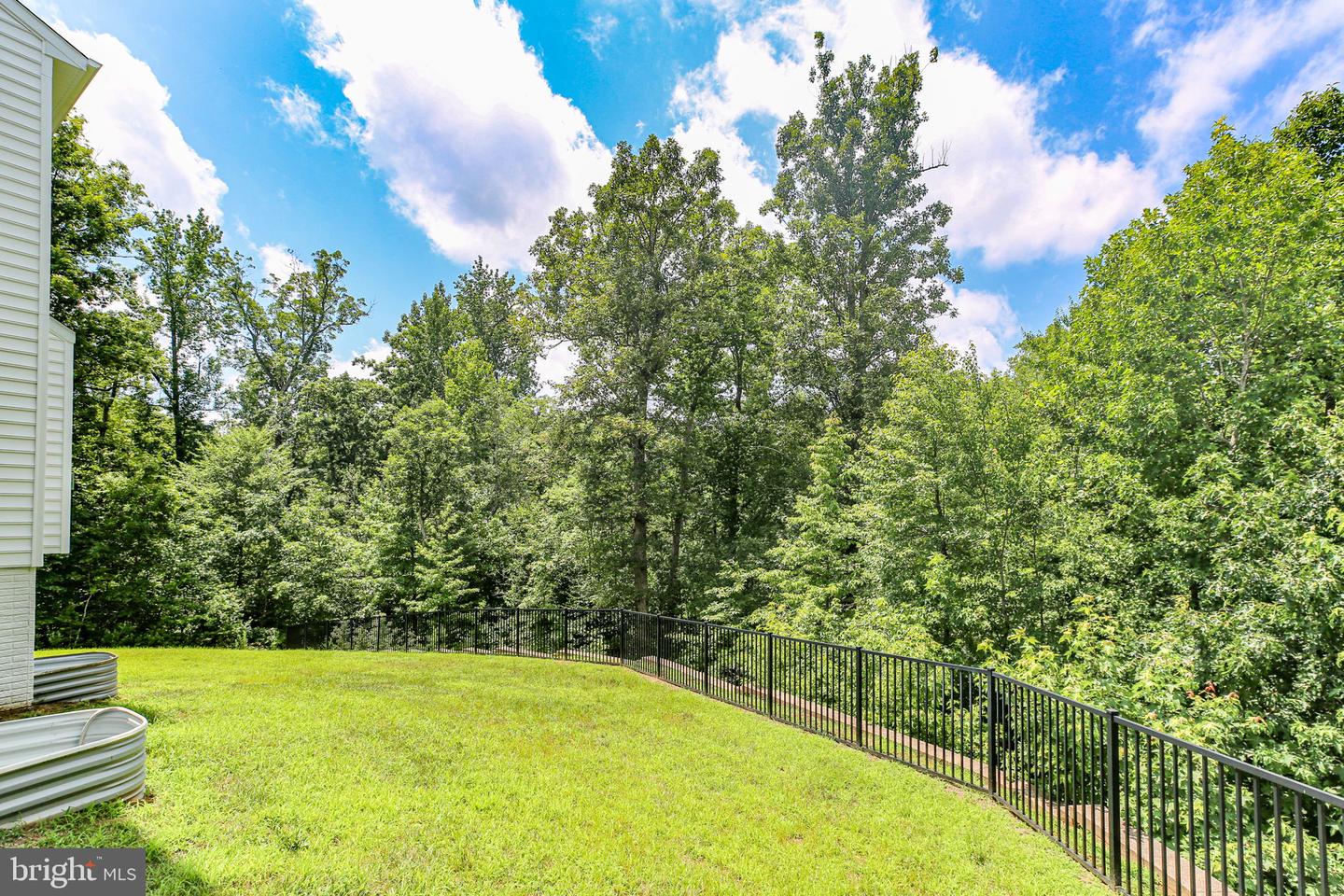 225 Perth Dr