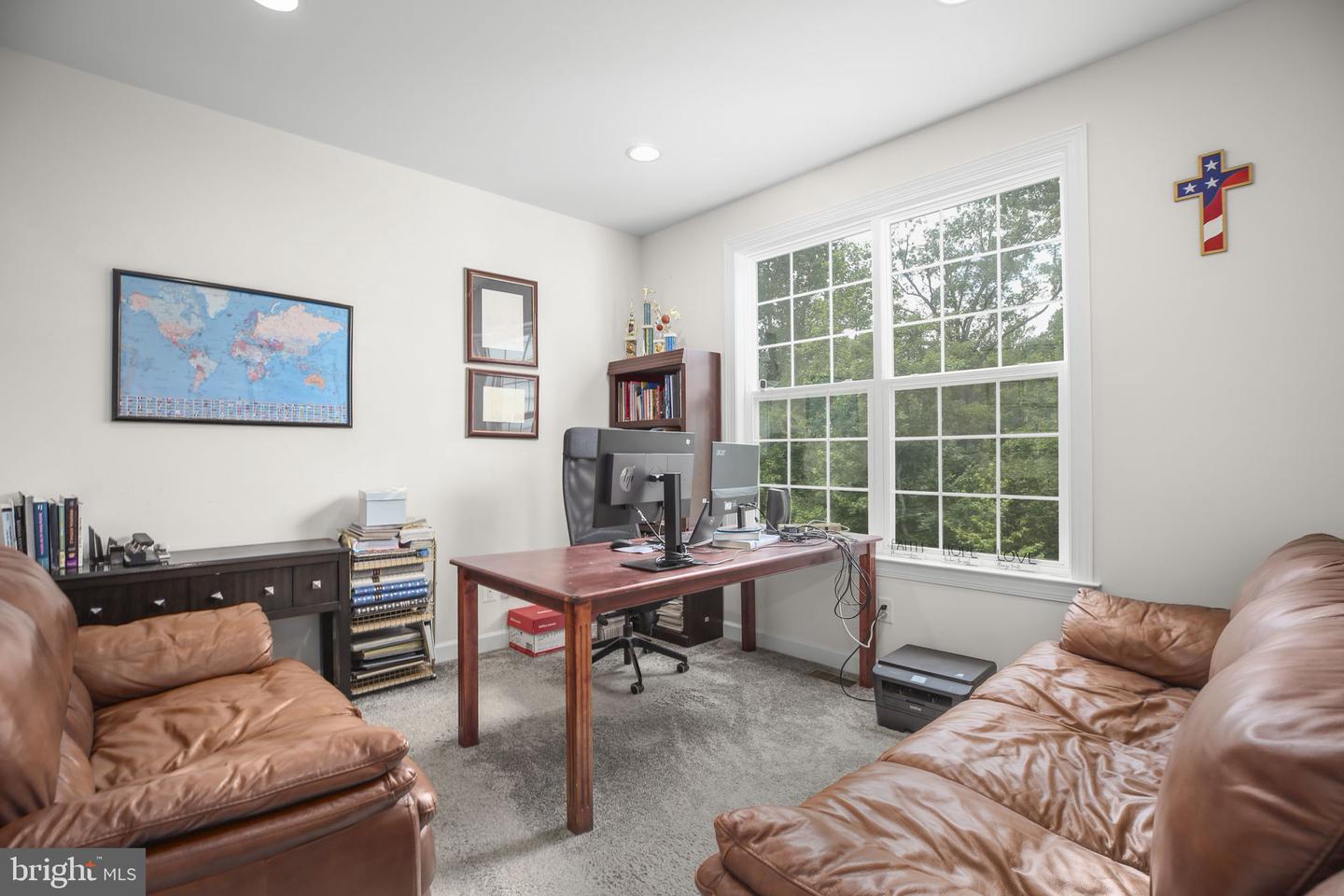 225 Perth Dr